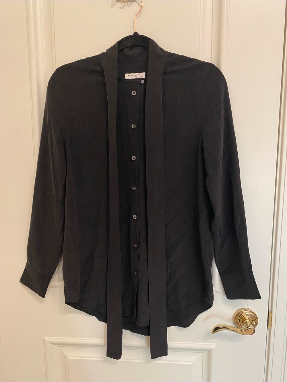 Equipment 100% silk Black Tie-Neck Blouse